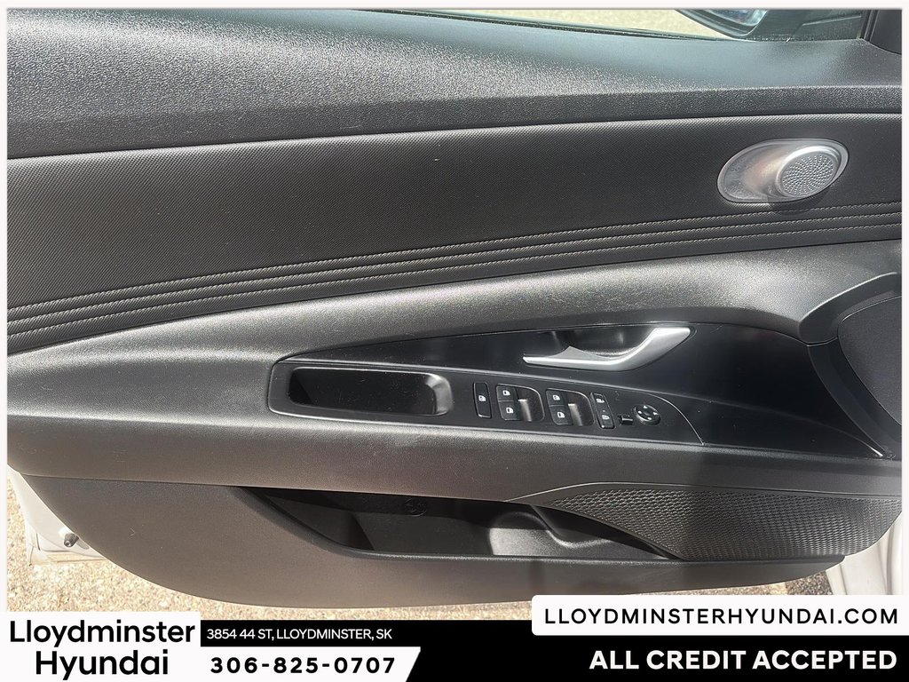 2022 Hyundai Elantra Essential in Lloydminster, Saskatchewan - 11 - w1024h768px