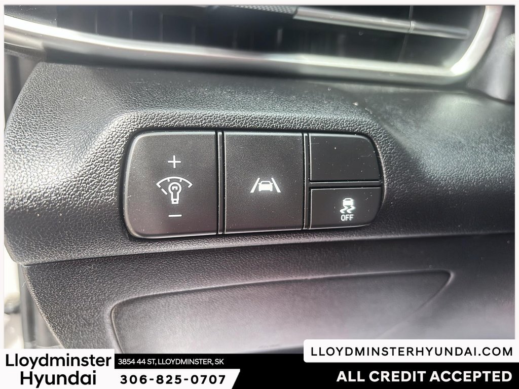 2022 Hyundai Elantra Essential in Lloydminster, Saskatchewan - 20 - w1024h768px