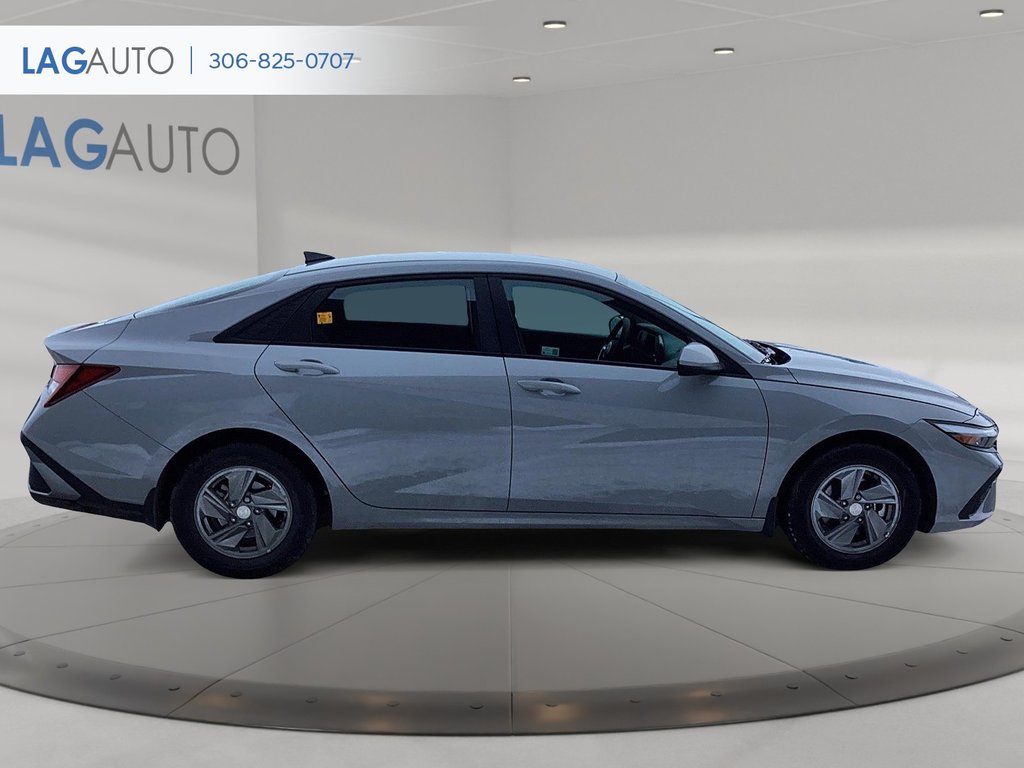 2024  Elantra Essential in Lloydminster, Saskatchewan - 7 - w1024h768px