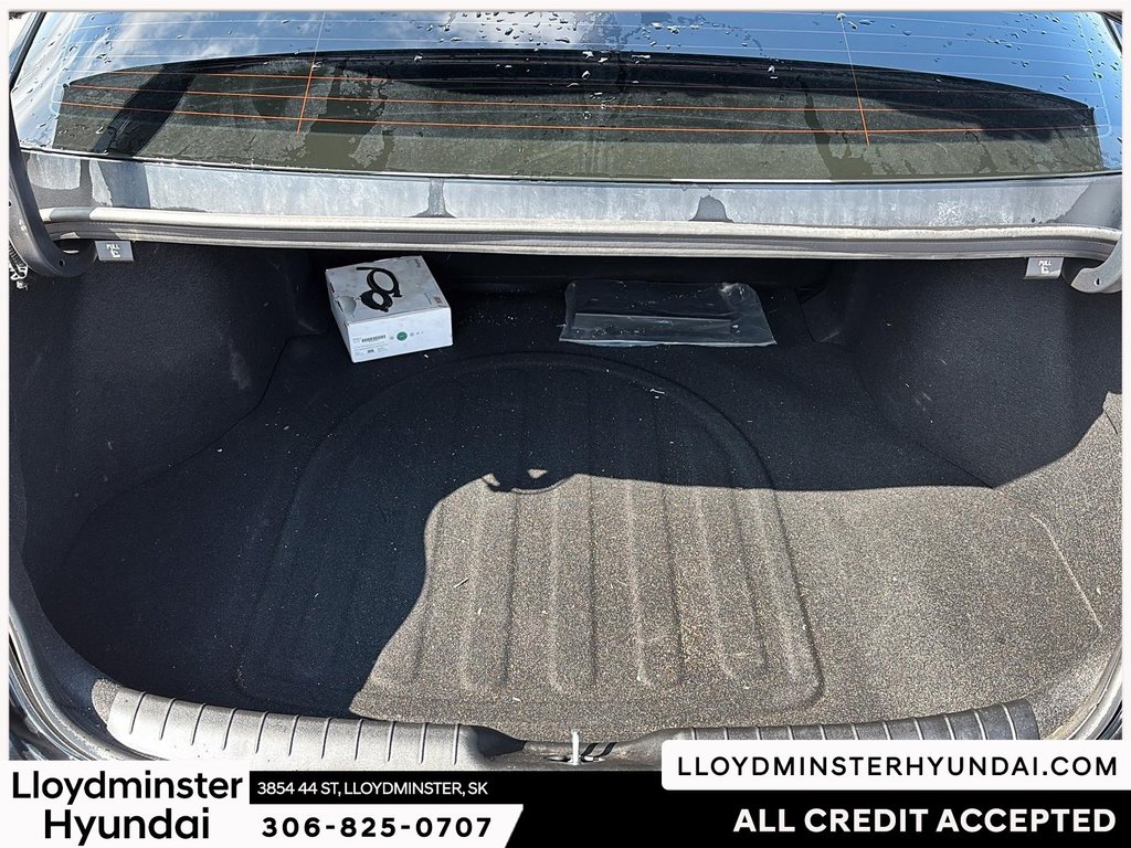2024 Hyundai Elantra Preferred in Lloydminster, Saskatchewan - 7 - w1024h768px