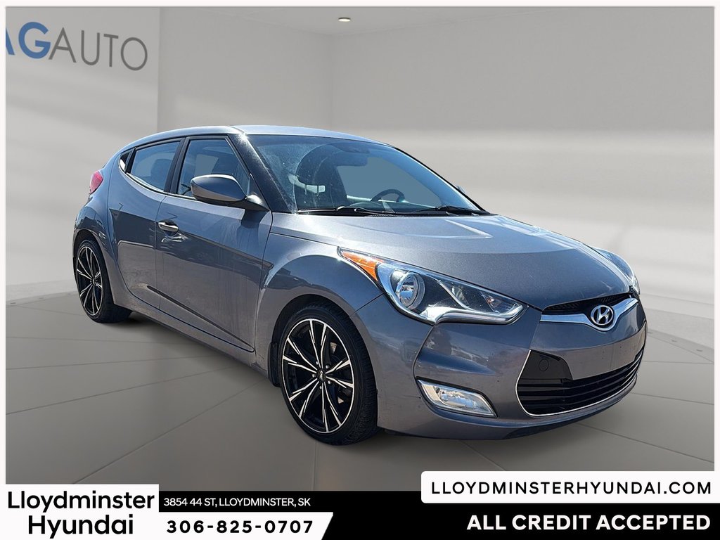 2016 Hyundai Veloster SE in Lloydminster, Saskatchewan - 4 - w1024h768px