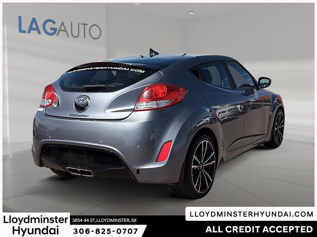 2016 Hyundai Veloster SE in Lloydminster, Saskatchewan - 6 - w1024h768px