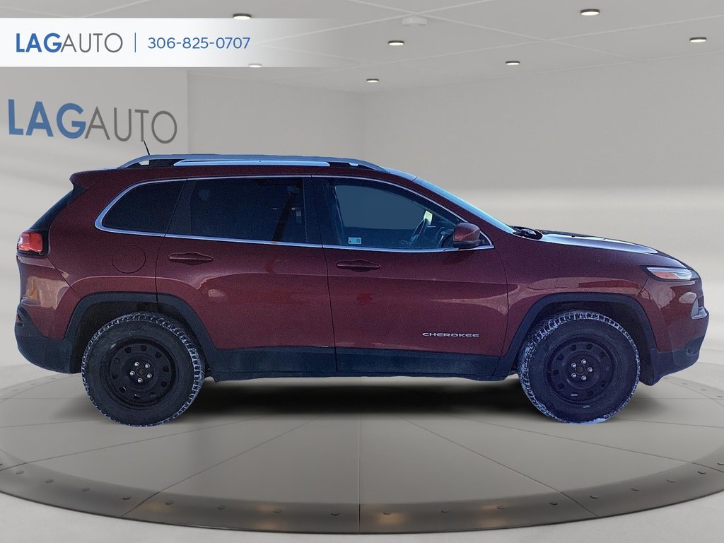 2017 Jeep Cherokee Limited in Lloydminster, Saskatchewan - 7 - w1024h768px