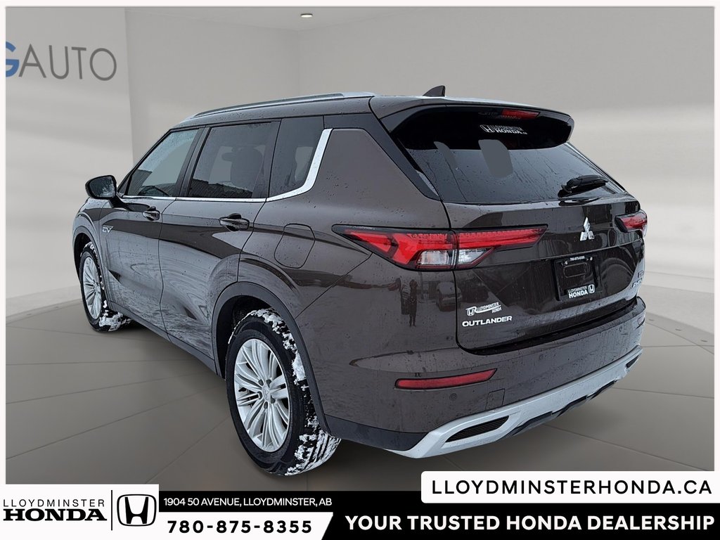 2023 Mitsubishi Outlander PHEV LE-3