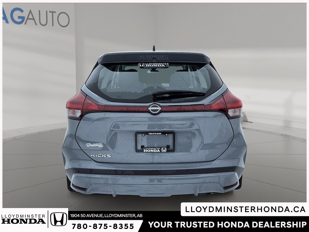 2024 Nissan Kicks S-2