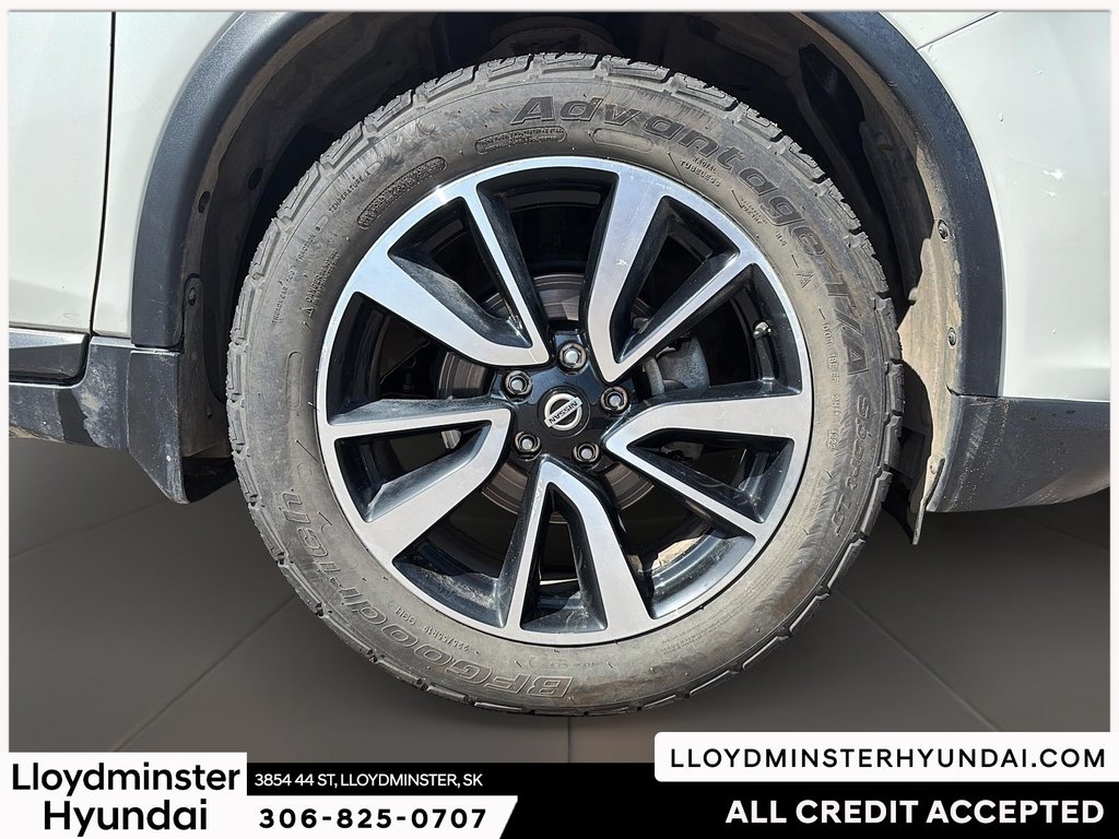 2018 Nissan Rogue SL in Lloydminster, Saskatchewan - 9 - w1024h768px