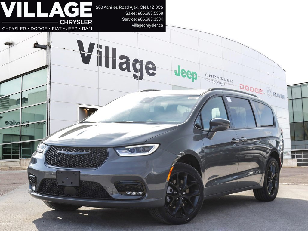 2023 Chrysler Pacifica Touring-L in Ajax, Ontario at Lakeridge Auto Gallery - 1 - w1024h768px