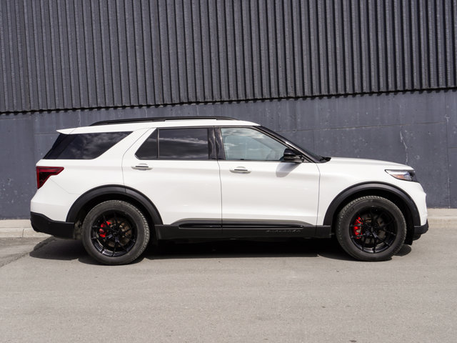 2021 Ford Explorer ST in Ajax, Ontario at Lakeridge Auto Gallery - 3 - w1024h768px
