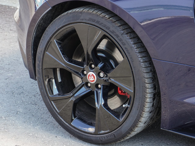 2023 Jaguar F-TYPE Convertible P450 R-Dynamic AWD in Ajax, Ontario at Lakeridge Auto Gallery - 7 - w1024h768px