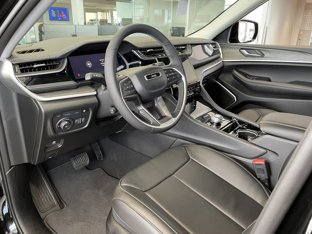 2022 Jeep All-New Grand Cherokee 4xe Base in Ajax, Ontario at Lakeridge Auto Gallery - 7 - w1024h768px