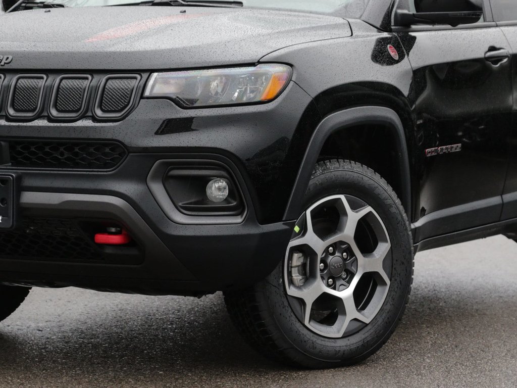 2022 Jeep Compass Trailhawk in Ajax, Ontario at Lakeridge Auto Gallery - 16 - w1024h768px