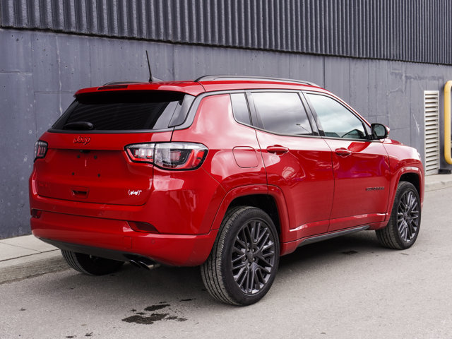 2022 Jeep Compass Limited in Ajax, Ontario at Lakeridge Auto Gallery - 4 - w1024h768px