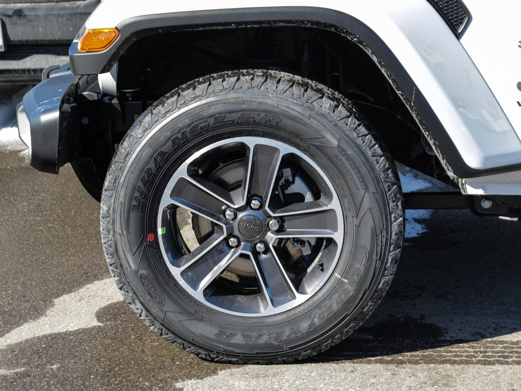 2023 Jeep Wrangler Sahara in Ajax, Ontario at Lakeridge Auto Gallery - 8 - w1024h768px