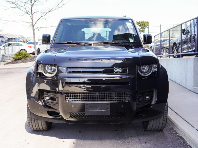 2024 Land Rover Defender 110 P525 V8 in Ajax, Ontario at Lakeridge Auto Gallery - 2 - w1024h768px