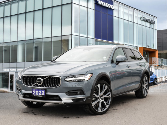 2022 Volvo V90 Cross Country in Ajax, Ontario at Lakeridge Auto Gallery - 1 - w1024h768px