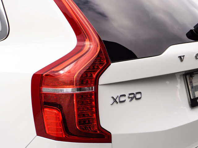 2020 Volvo XC90 Momentum in Ajax, Ontario at Lakeridge Auto Gallery - 11 - w1024h768px
