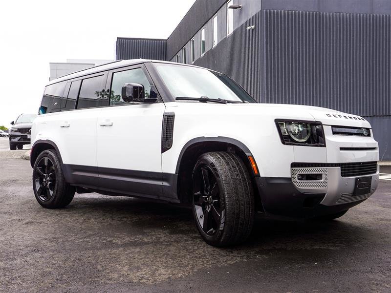 2021 Land Rover Defender 110 P400 SE in Ajax, Ontario at Lakeridge Auto Gallery - 4 - w1024h768px