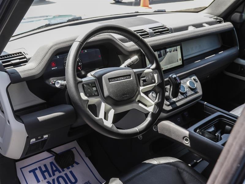 2022 Land Rover Defender 110 P300 S in Ajax, Ontario at Lakeridge Auto Gallery - 11 - w1024h768px