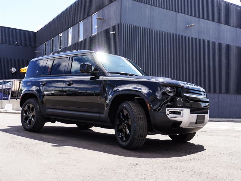 2024 Land Rover Defender 110 P300 S in Ajax, Ontario at Lakeridge Auto Gallery - 11 - w1024h768px