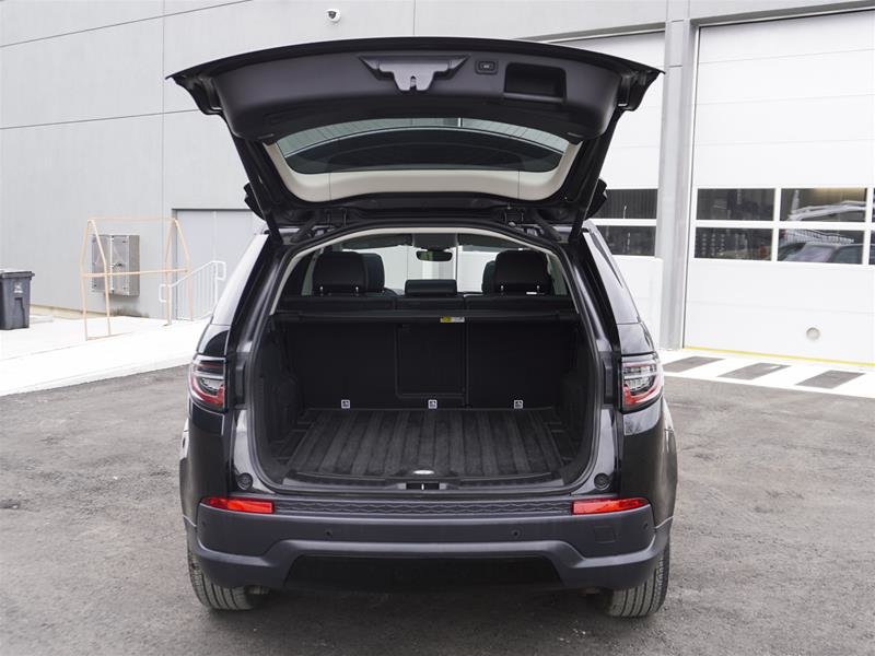 2020 Land Rover DISCOVERY SPORT 246hp S (2) in Ajax, Ontario at Lakeridge Auto Gallery - 24 - w1024h768px