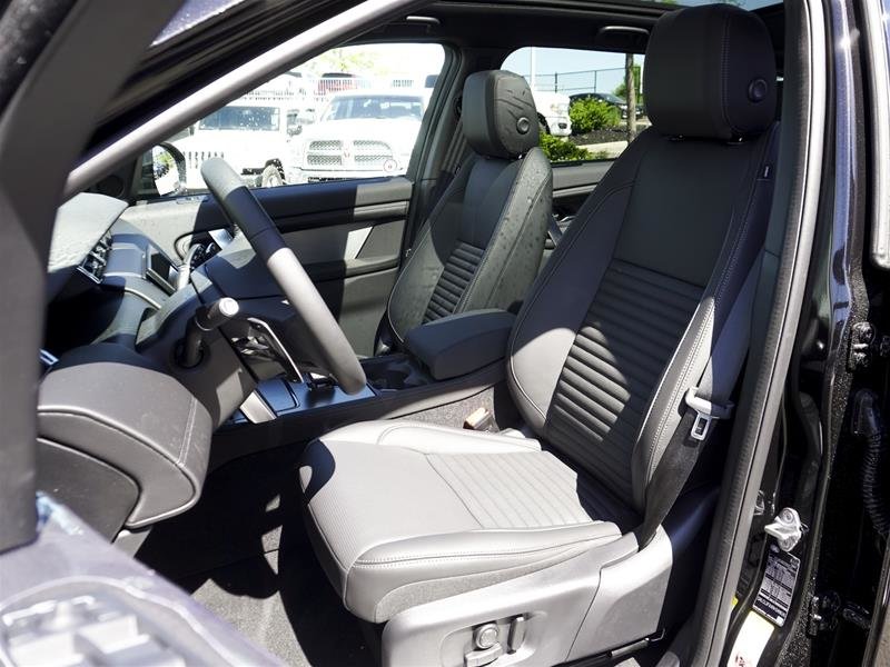 2024 Land Rover DISCOVERY SPORT P250 Dynamic SE in Ajax, Ontario at Lakeridge Auto Gallery - 13 - w1024h768px