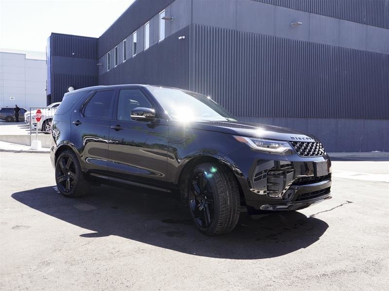 2024 Land Rover Discovery P 300 Dynamic SE in Ajax, Ontario at Lakeridge Auto Gallery - 22 - w1024h768px