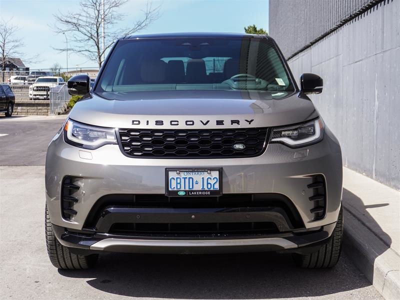 2024 Land Rover Discovery P 300 Dynamic SE in Ajax, Ontario at Lakeridge Auto Gallery - 11 - w1024h768px