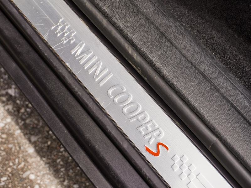 2019 MINI Cooper S Clubman ALL4 in Ajax, Ontario at Lakeridge Auto Gallery - 14 - w1024h768px