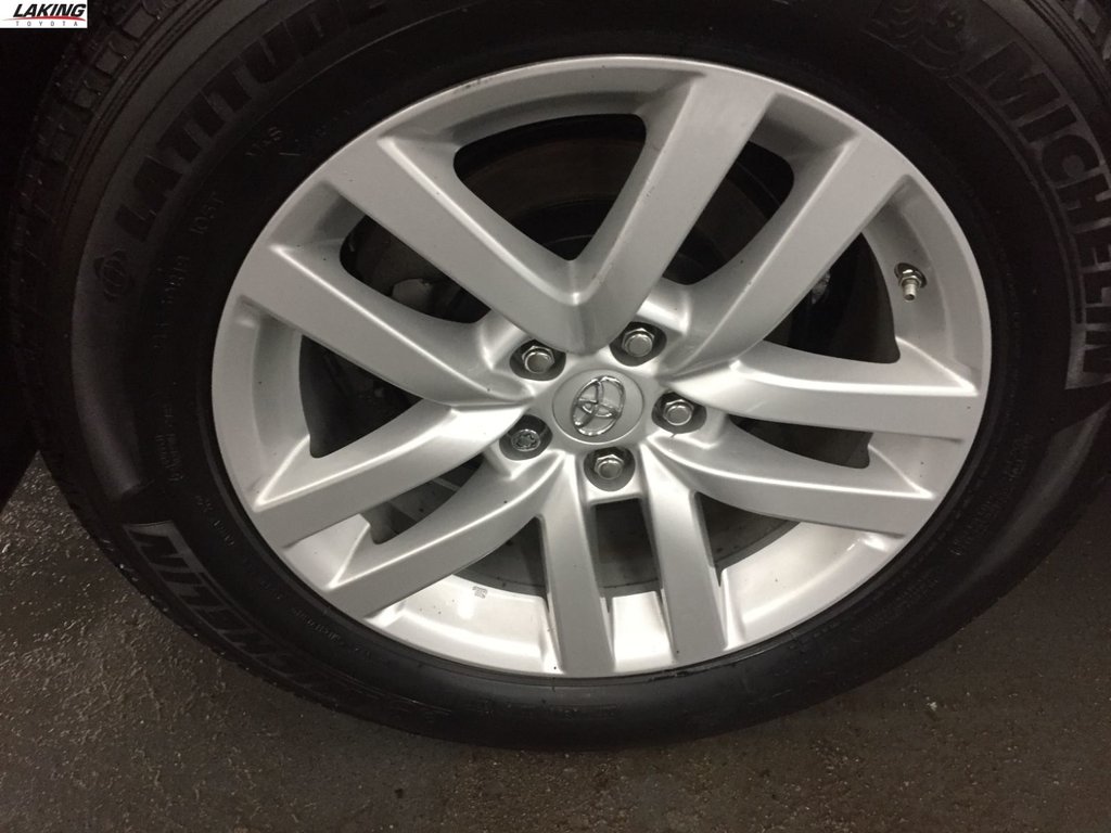 Laking Toyota 2015 Toyota Highlander LE FWD QUIET SMOOTH LUXURIOUS