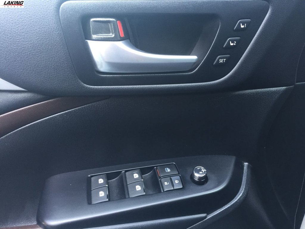 Laking Toyota | 2015 Toyota Highlander Limited AWD 3rd ROW SEATING "LOADED" | #26050A