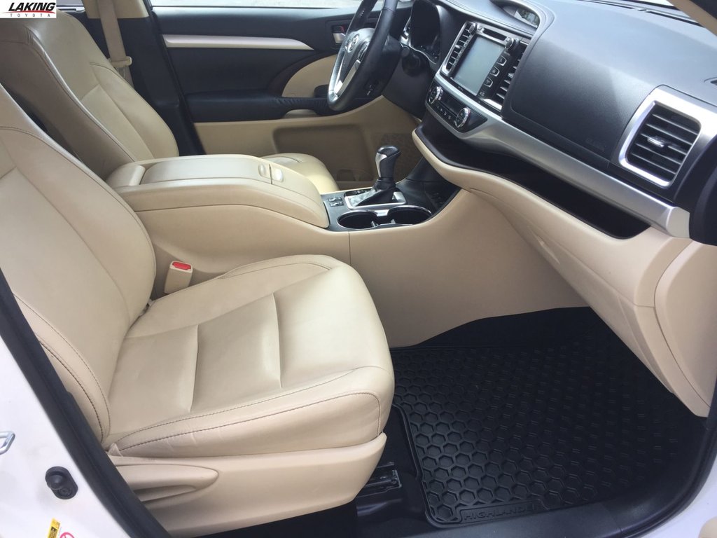 Laking Toyota 2015 Toyota Highlander XLE AWD "QUIET SMOOTH ROOM AND 3rd ROW SEATING" 26179B