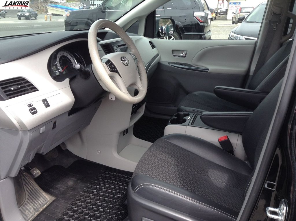 Laking Toyota | 2014 Toyota Sienna SE HEATED SEATS BLUETOOTH | #21838A