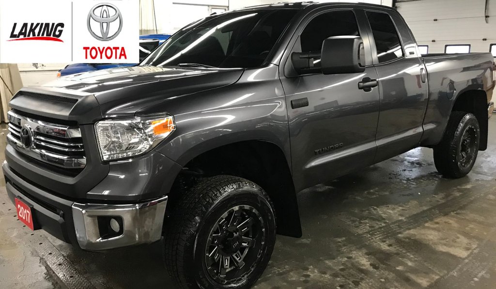 Laking Toyota 2017 Toyota Tundra SR5 Plus 4X4 Double Cab TREMENDOUS POWERFUL TRUCK 26540A