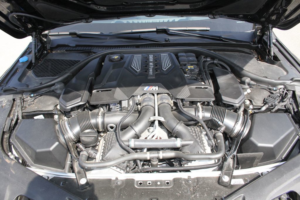 2020 BMW M8 Coupe in Gatineau, Quebec - 29 - w1024h768px