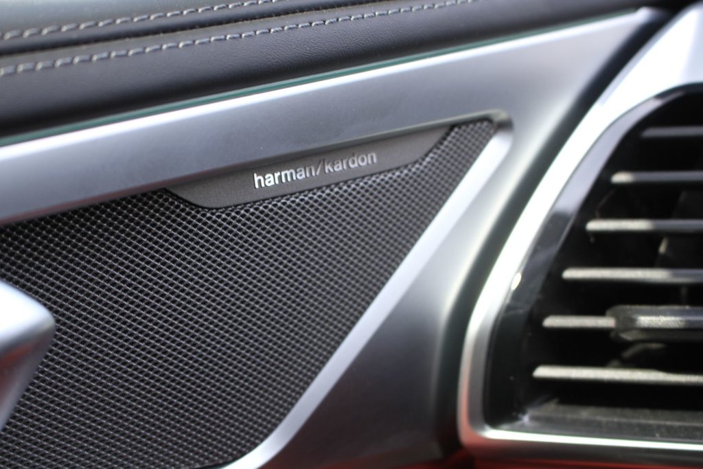 2020 BMW M8 Coupe in Gatineau, Quebec - 19 - w1024h768px