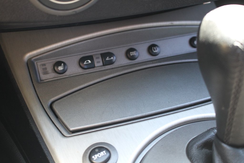 2004 BMW Z4 2.5i Roadster in Montréal, Quebec - 14 - w1024h768px