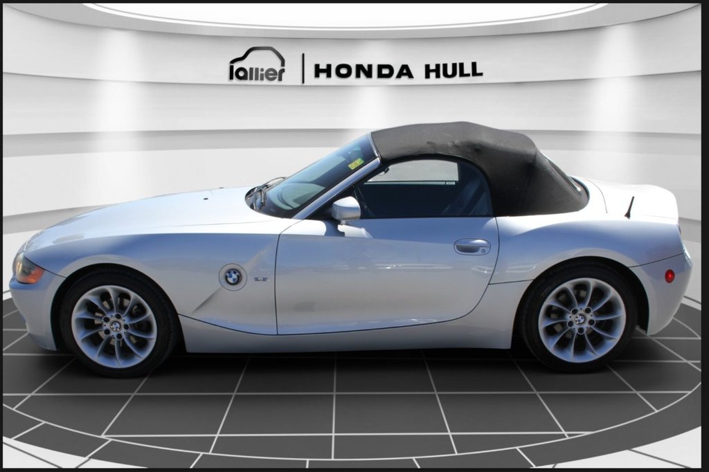 2004 BMW Z4 2.5i Roadster in Montréal, Quebec - 2 - w1024h768px
