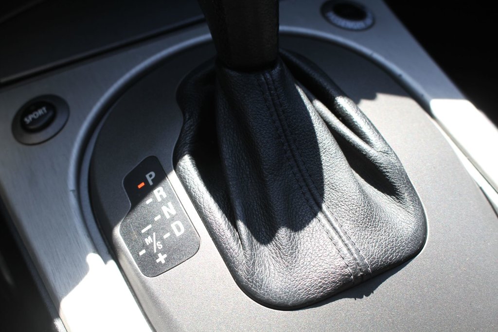 2004 BMW Z4 2.5i Roadster in Montréal, Quebec - 13 - w1024h768px
