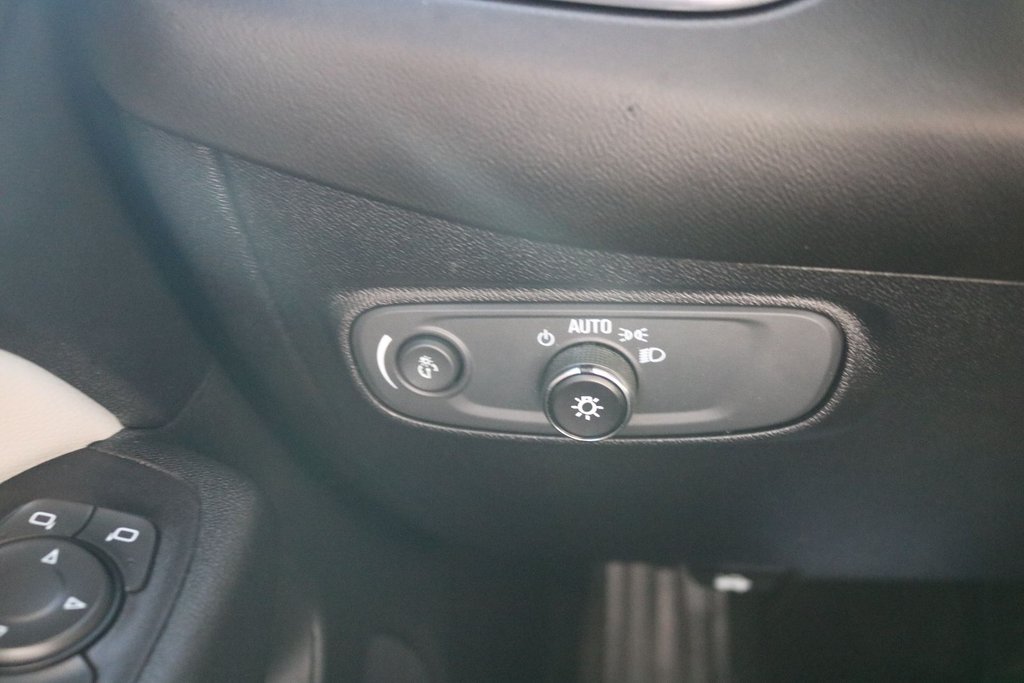 2019 Chevrolet Equinox LS in Gatineau, Quebec - 13 - w1024h768px