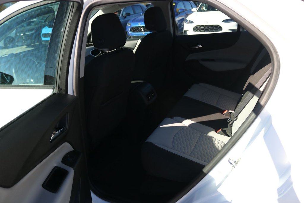 2019 Chevrolet Equinox LS in Gatineau, Quebec - 8 - w1024h768px
