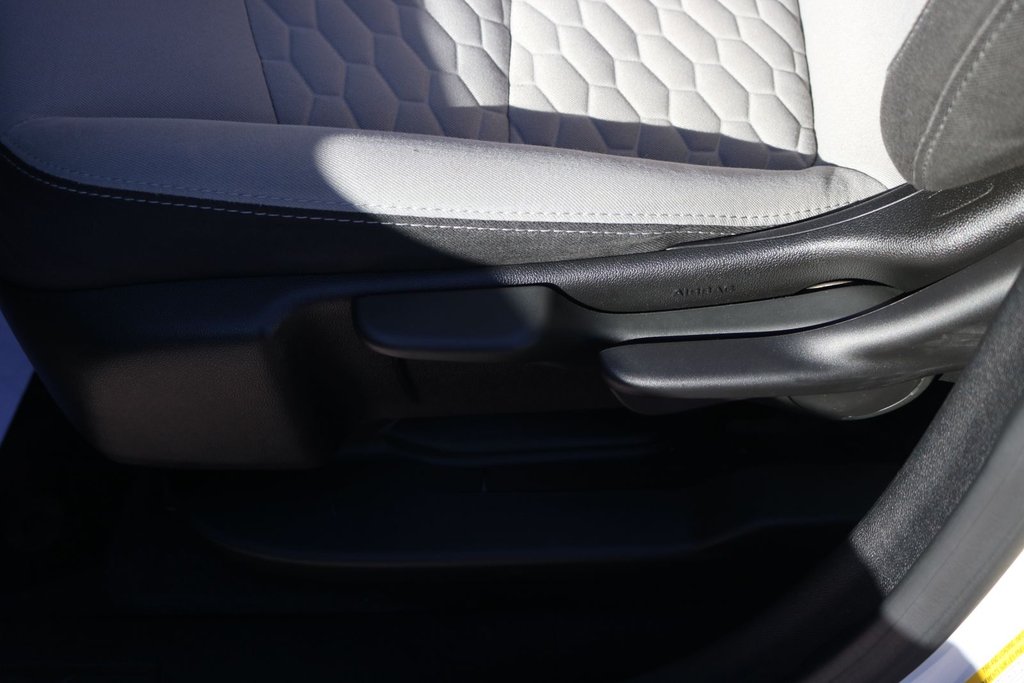 2019 Chevrolet Equinox LS in Gatineau, Quebec - 19 - w1024h768px