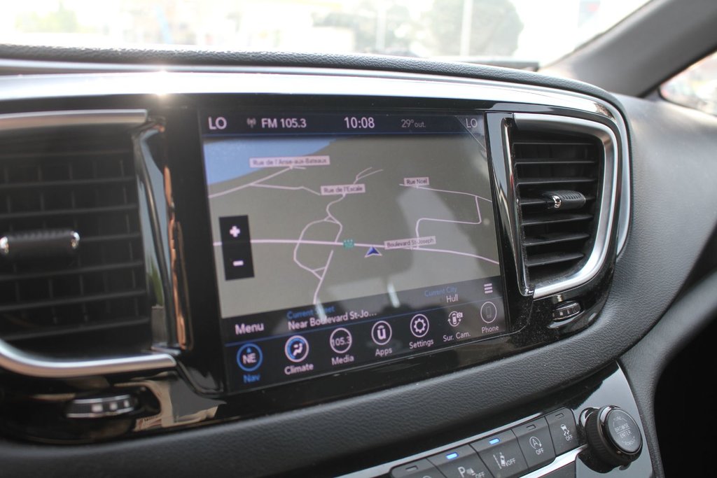 2019 Chrysler Pacifica Touring Plus in Gatineau, Quebec - 18 - w1024h768px