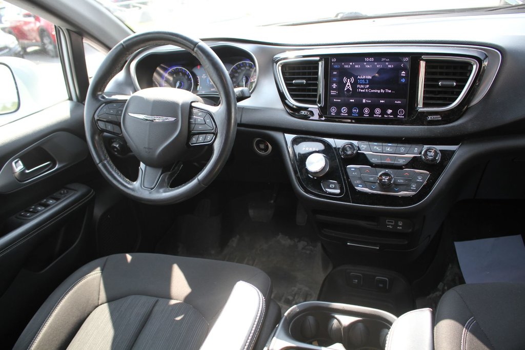 2019 Chrysler Pacifica Touring Plus in Gatineau, Quebec - 10 - w1024h768px