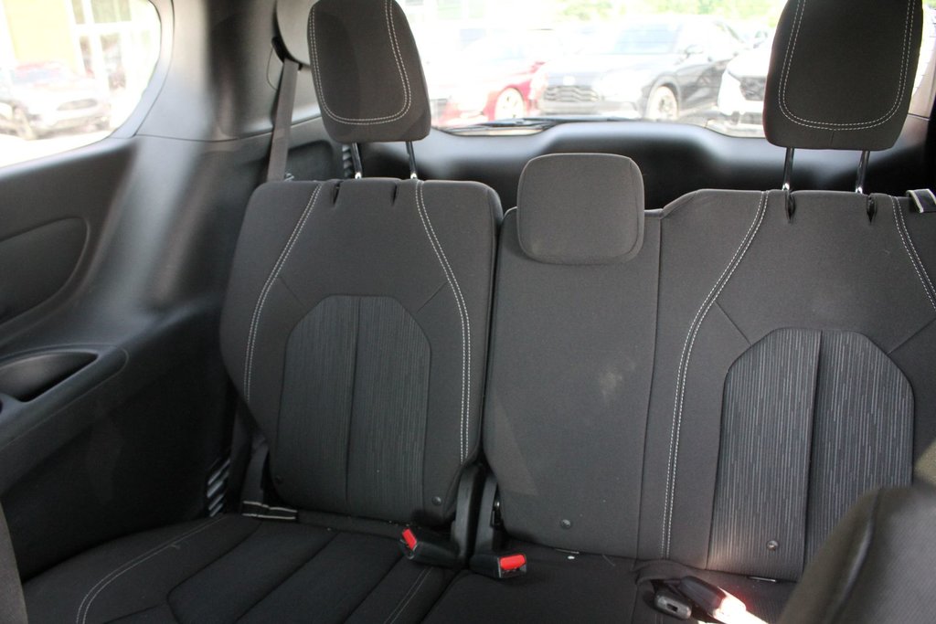 2019 Chrysler Pacifica Touring Plus in Gatineau, Quebec - 9 - w1024h768px