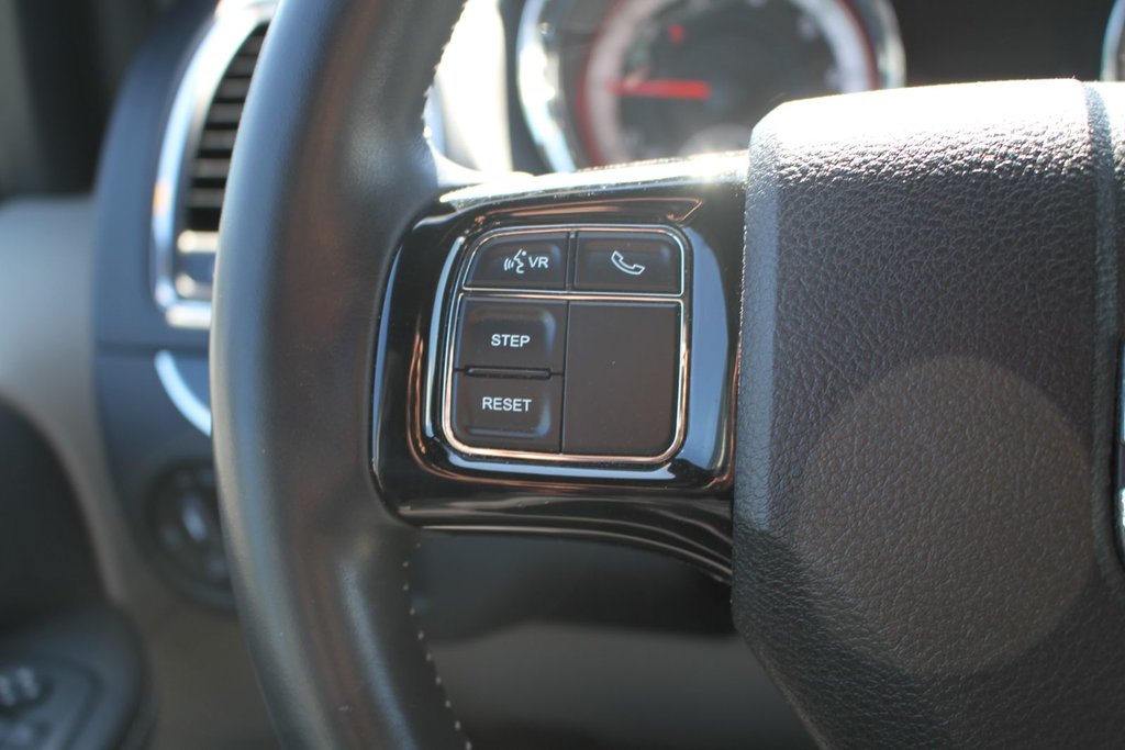 2015 Dodge Grand Caravan SXT | Premium Plus in Gatineau, Quebec - 13 - w1024h768px