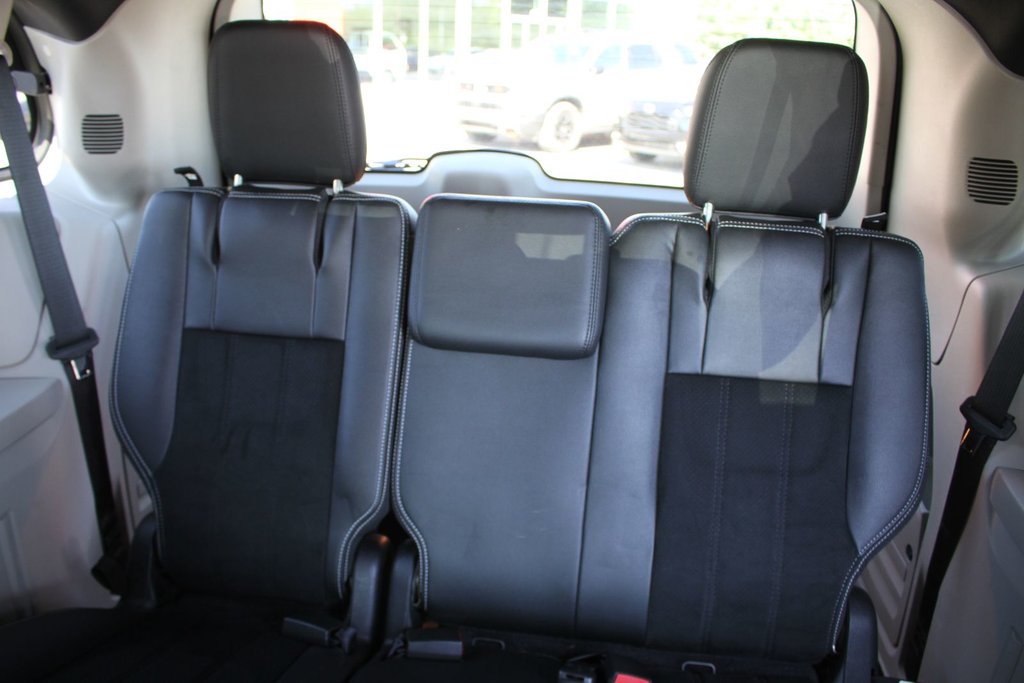 2015 Dodge Grand Caravan SXT | Premium Plus in Gatineau, Quebec - 9 - w1024h768px
