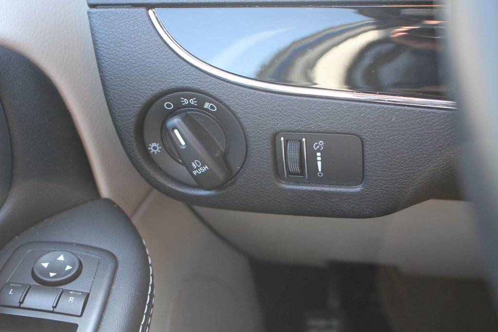 2015 Dodge Grand Caravan SXT | Premium Plus in Gatineau, Quebec - 14 - w1024h768px