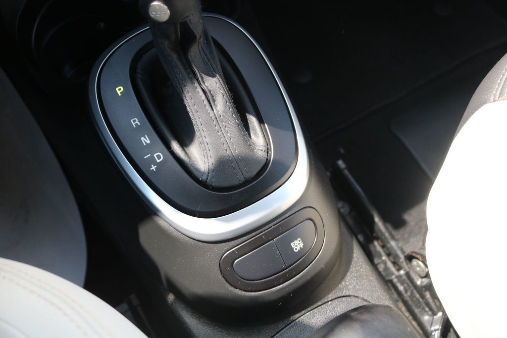 2014 Fiat 500L Sport in Gatineau, Quebec - 14 - w1024h768px