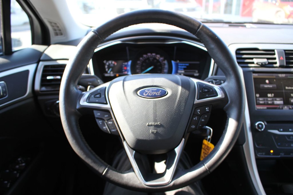 2015 Ford Fusion SE in Gatineau, Quebec - 9 - w1024h768px