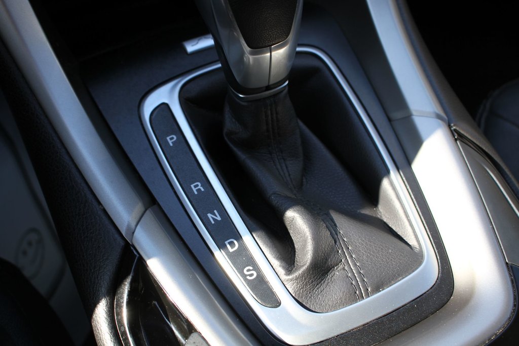 2015 Ford Fusion SE in Gatineau, Quebec - 15 - w1024h768px